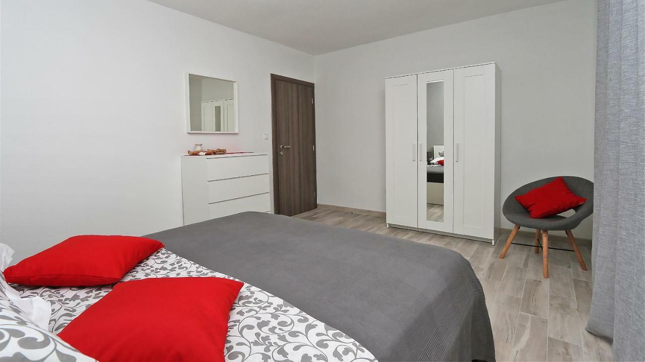 מאקרסקה Modern Apartments Iva מראה חיצוני תמונה